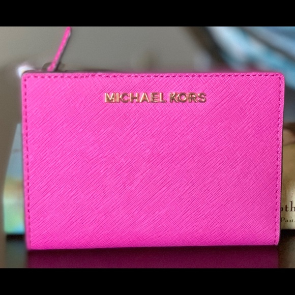 Michael Kors Handbags - *SPECIAL DEAL*NWT💖MK Fuschia MD Card Case